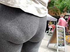 Mom With Plump Booty (4K) 5-12-2019